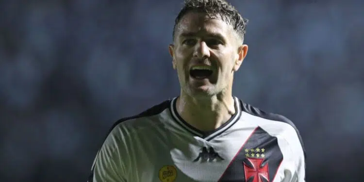 Pabloe Vegetti, atacante do Vasco, durante jogo da Copa do Brasil contra o Athletico-PR