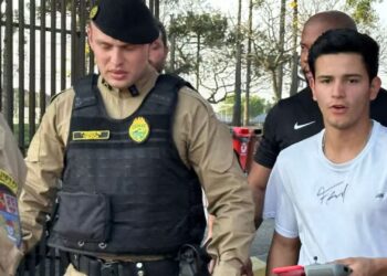 A Polícia Militar do Paraná identificou três homens como os responsáveis por operar um drone que sobrevoava e filmava o treino da Seleção Brasileira nesta terça-feira, em Curitiba.