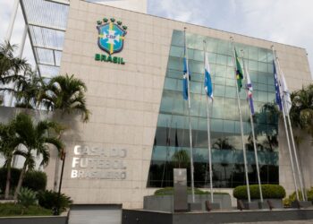 A Comissão Nacional de Clubes (CNC) deu início a discussões preliminares para a implementação do fair play financeiro no futebol brasileiro.