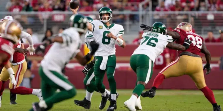 O tão aguardado retorno de Aaron Rodgers aos gramados terminou em frustração para o New York Jets, que foram derrotados por 32-19 pelo San Francisco 49ers, no Levi's Stadium, Califórnia.