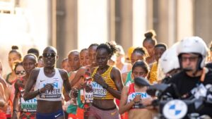 A maratonista ugandesa Rebecca Cheptegei, que competiu nos Jogos Olímpicos de Paris 2024, morreu nesta semana, quatro dias após ser brutalmente atacada por seu namorado.
