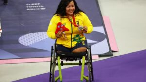 A halterofilista amazonense Maria de Fátima Castro, de 30 anos, brilhou ao conquistar a medalha de bronze na categoria até 67kg, em uma emocionante disputa realizada na Arena La Chapelle.