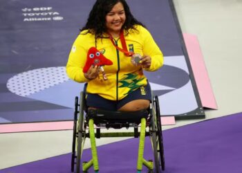 A halterofilista amazonense Maria de Fátima Castro, de 30 anos, brilhou ao conquistar a medalha de bronze na categoria até 67kg, em uma emocionante disputa realizada na Arena La Chapelle.