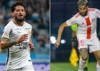 Athur Kaíque, do Criciúma (à esquerda), comemora o primeiro gol do clube. Wesley Ribeiro (à direita), do Internacional, em partida contra o RB Bragantino