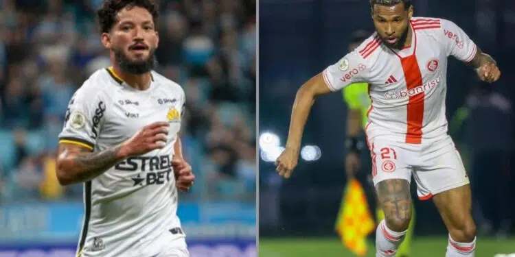 Athur Kaíque, do Criciúma (à esquerda), comemora o primeiro gol do clube. Wesley Ribeiro (à direita), do Internacional, em partida contra o RB Bragantino
