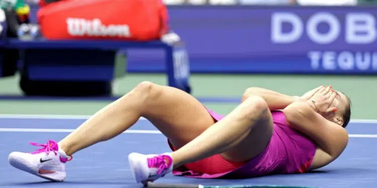 Aryna Sabalenka, número 2 do ranking da WTA, venceu seu terceiro título de Grand Slam em simples neste sábado (7), ao derrotar Jessica Pegula, sexta colocada, por 7-5, 7-5, e conquistar o inédito título do US Open 2024, em Nova York.