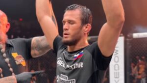 Na noite deste sábado (8), Usman Nurmagomedov, atual campeão dos leves, enfrentou o compatriota Alexander Shabliy no Bellator Champions Series San Diego, nos Estados Unidos.