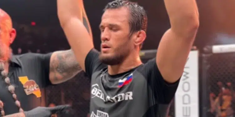 Na noite deste sábado (8), Usman Nurmagomedov, atual campeão dos leves, enfrentou o compatriota Alexander Shabliy no Bellator Champions Series San Diego, nos Estados Unidos.