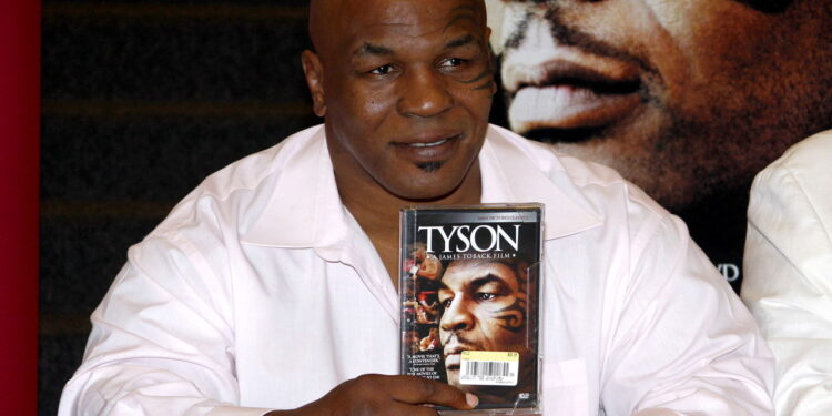 Mike Tyson durante o lançamento do seu livro. Créditos: depositphotos.com / PopularImages