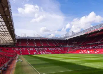 Old Trafford no momento atual, antes do projeto novo. Créditos: depositphotos.com / inookphoto