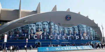 Conheça a nova joia do PSG com apenas 19 anos!