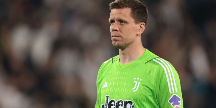 Szczesny despista sobre interesse do Barcelona