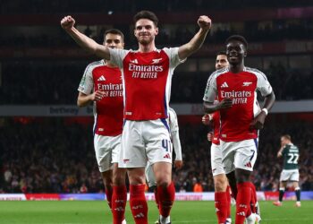 Arsenal x Leicester é confronto importante do sábado, 28, na Premier League