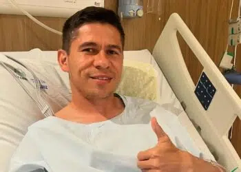 Osvaldo, do Vitória, internado em Salvador devido a um tromboembolismo pulmonar