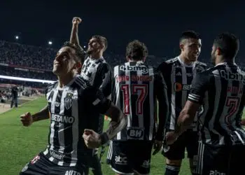Jogadores do Atlético-MG comemorando gol contra o São Paulo, pelas quartas de final da Copa do Brasil