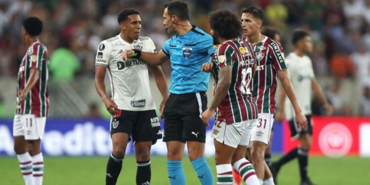 atlético mg x fluminense duelando pelo jogo de ida da libertadores