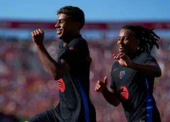 Lamine Yamal comemora gol feito pelo Barcelona