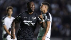 Bastos tem renovação de contrato com o Botafogo (Crédito: Getty Images)