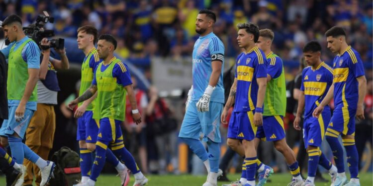 Boca Juniors: jogadores brigam com a própria torcida
