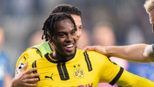 Jogador do Borussia comemora gol feito contra o Brugge