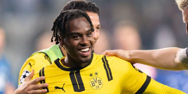 Jogador do Borussia comemora gol feito contra o Brugge