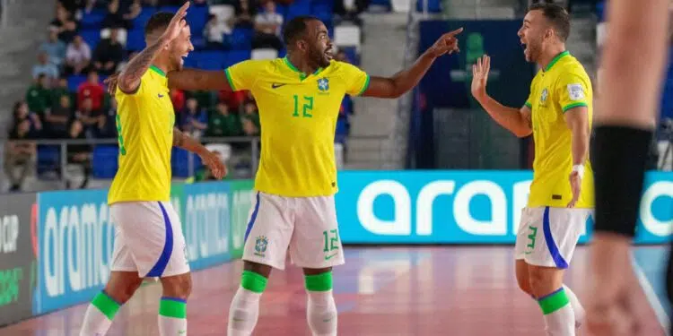 Brasil vence a Costa Rica na Copa do Mundo de Futsal