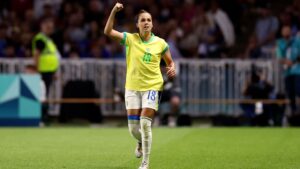 Brasileiras conhecem posições na Bola de Ouro