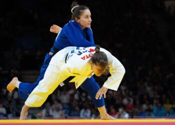 Brenda Freitas é prata no judô em Paris