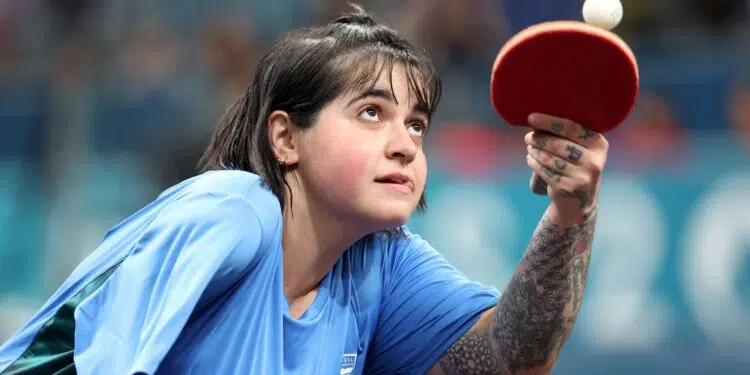 Bruna Alexandre é bronze em Paris