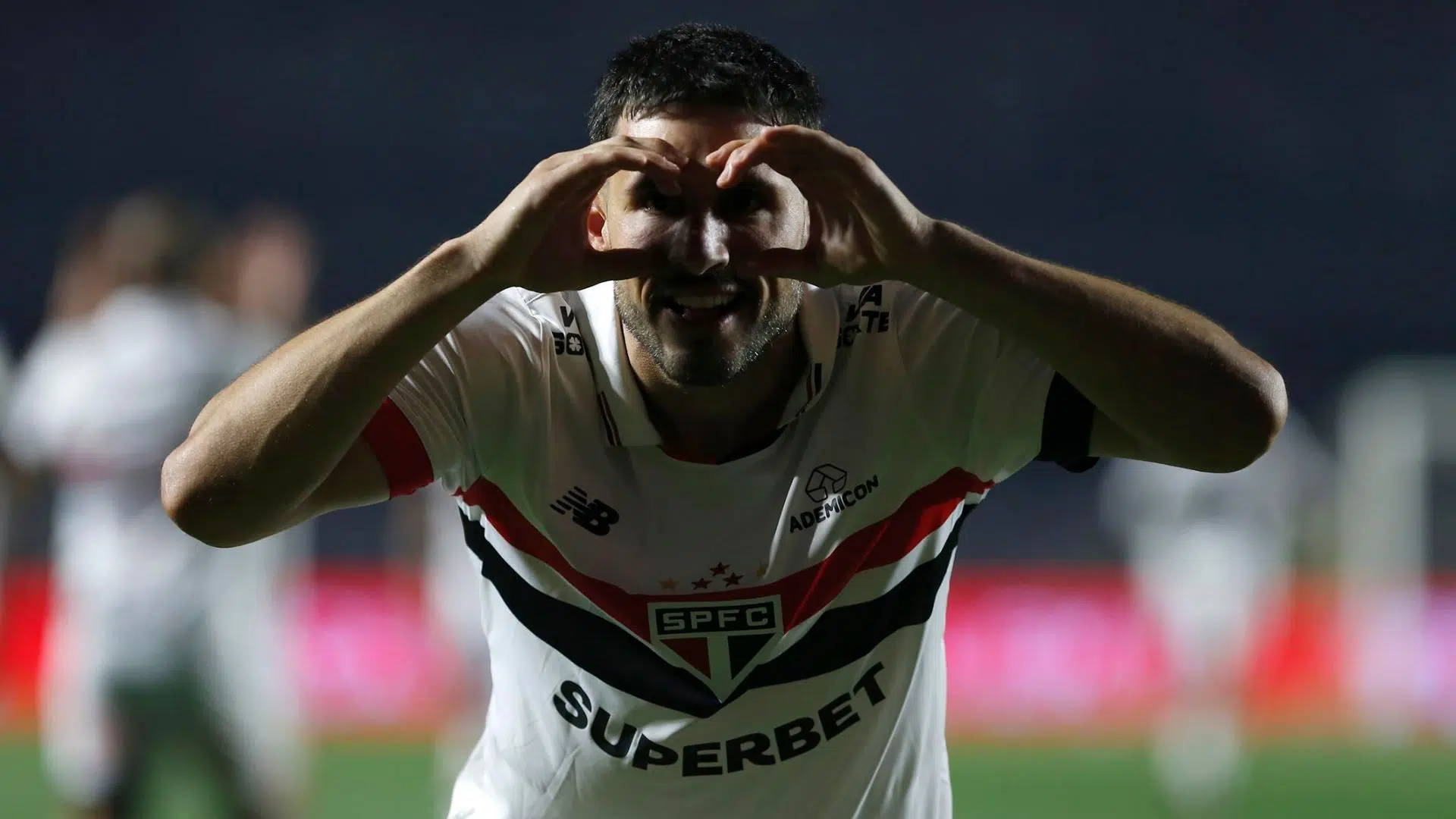 Calleri comemorando gol marcado contra o Nacional (Crédito: Rubens Chiri / São Paulo FC)