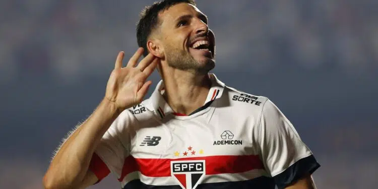 Jonathan Calleri pode atingir marca histórica contra o Atlético-MG (Crédito: Rubens Chiri / São Paulo FC)