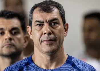 Carille defende seu trabalho no Santos após novo empate