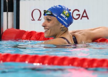 Carol Santiago é prata em Paris