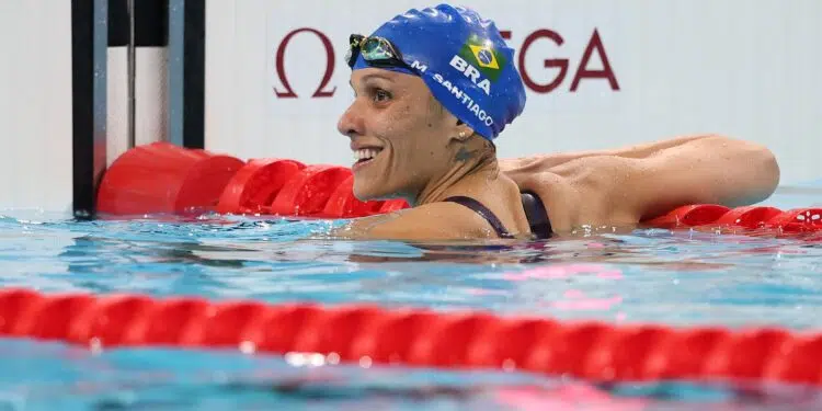 Carol Santiago é prata em Paris