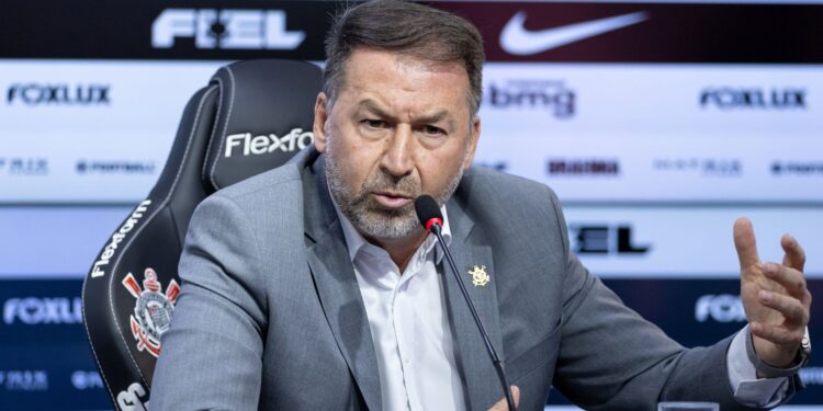 Presidente do Corinthians atualiza dívida do clube