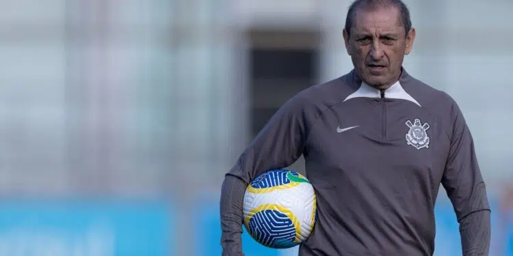 Corinthians define data de chegada de Memphis