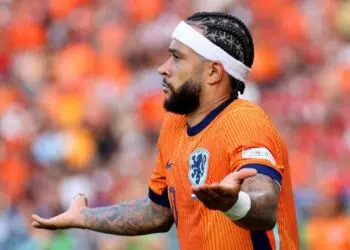Corinthians pode ficar sem Depay na Copa do Brasil