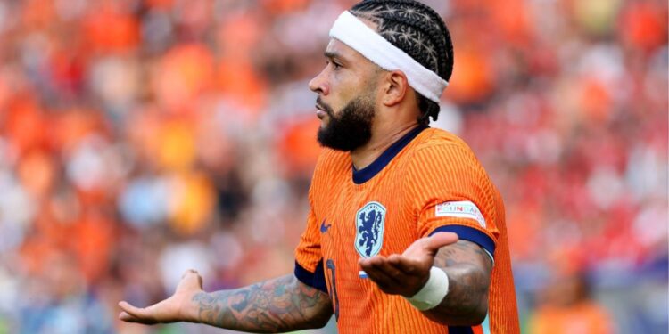 Corinthians pode ficar sem Depay na Copa do Brasil