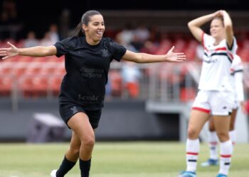 Corinthians e São Paulo se enfrentam pelo Brasileirão Feminino