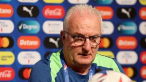 Dorival Júnior comenta corte de Pedro
