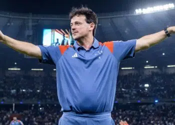 Fernando Diniz analisa sua primeira partida no comando do Cruzeiro