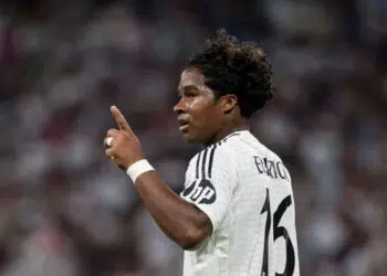 Endrick comemora seu gol pelo Real Madrid contra o Stuttgart, na Champions League