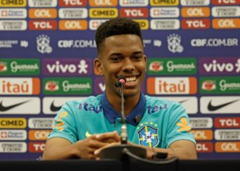 Estêvão fala de primeira vez na Seleção Brasileira