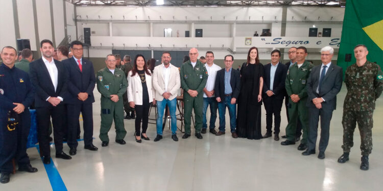 Cerimônia reuniu representantes de diversas instituições - Foto: Sargento Mônica / CECOMSAER