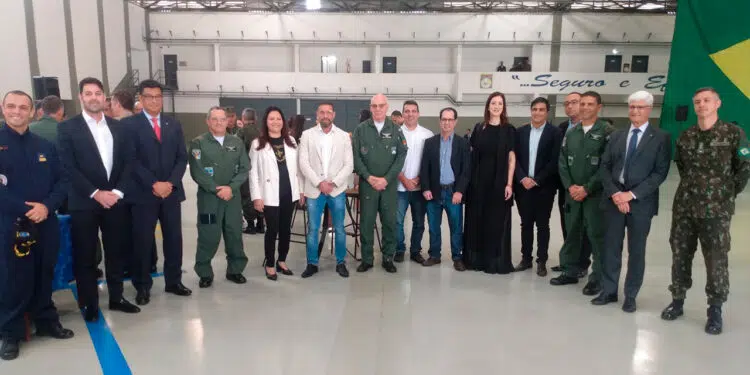 Cerimônia reuniu representantes de diversas instituições - Foto: Sargento Mônica / CECOMSAER