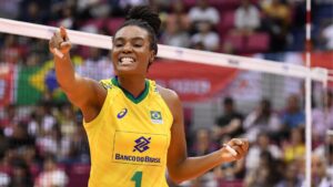 Fabi anuncia aposentadoria do vôlei aos 39 anos