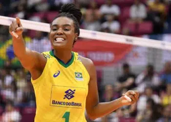 Fabi anuncia aposentadoria do vôlei aos 39 anos