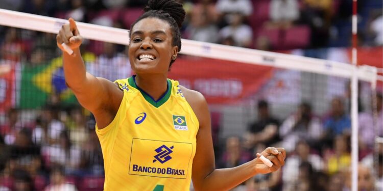 Fabi anuncia aposentadoria do vôlei aos 39 anos