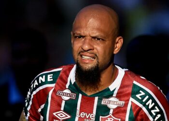 Felipe Melo é acusado de constranger adolescente torcedor do Botafogo