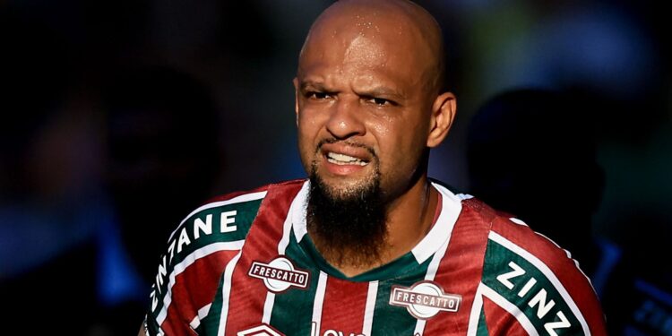 Felipe Melo é acusado de constranger adolescente torcedor do Botafogo